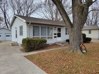 Building Photo - 4 Bed 2 Bath house for Rent!