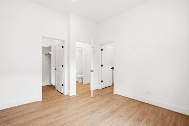 Building Photo - 7841 Sunnyhill St