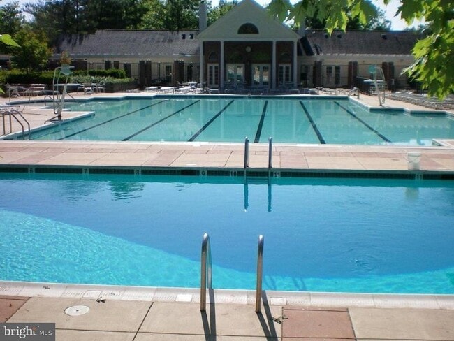 Building Photo - 12012 Golf Ridge Ct