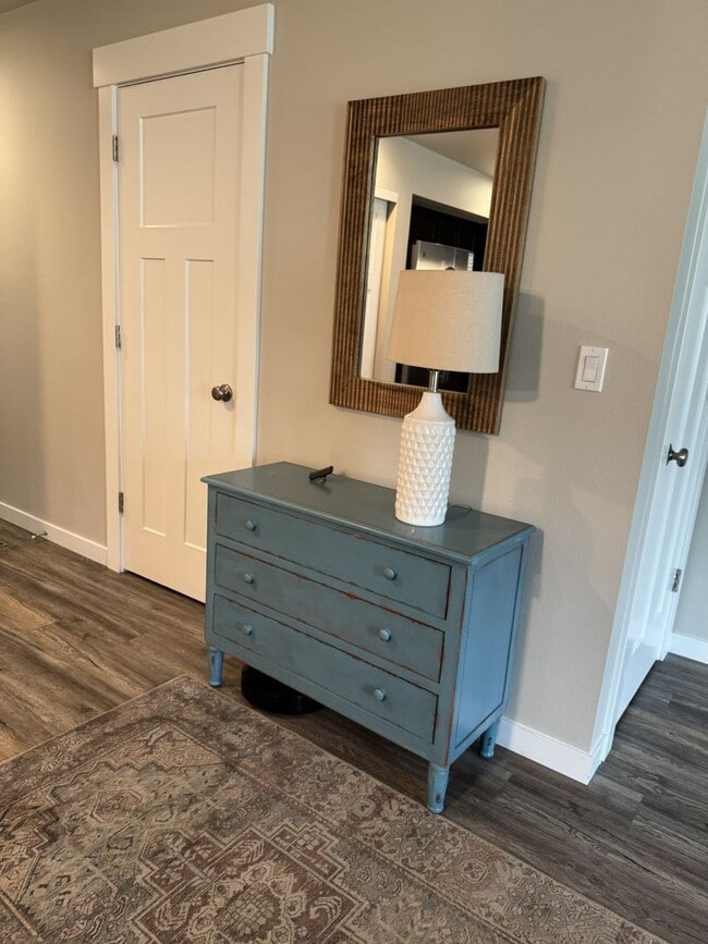 Building Photo - Furnished Hermiston Rental