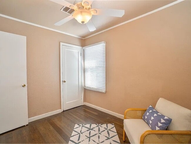 Building Photo - 40 La Cruz Ave