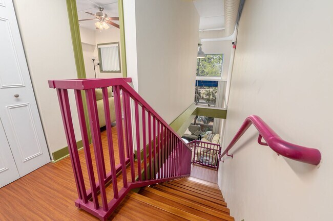 Building Photo - Lofts Oasis #219