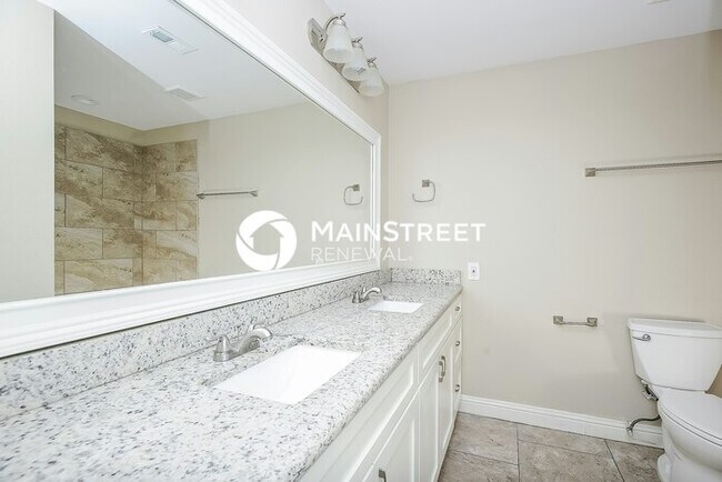 Building Photo - 4 Bedroom Pet-Friendly Home in Rowlett, TX with Main Street Renewal