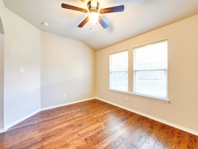Building Photo - 6925 Red Bluff Dr