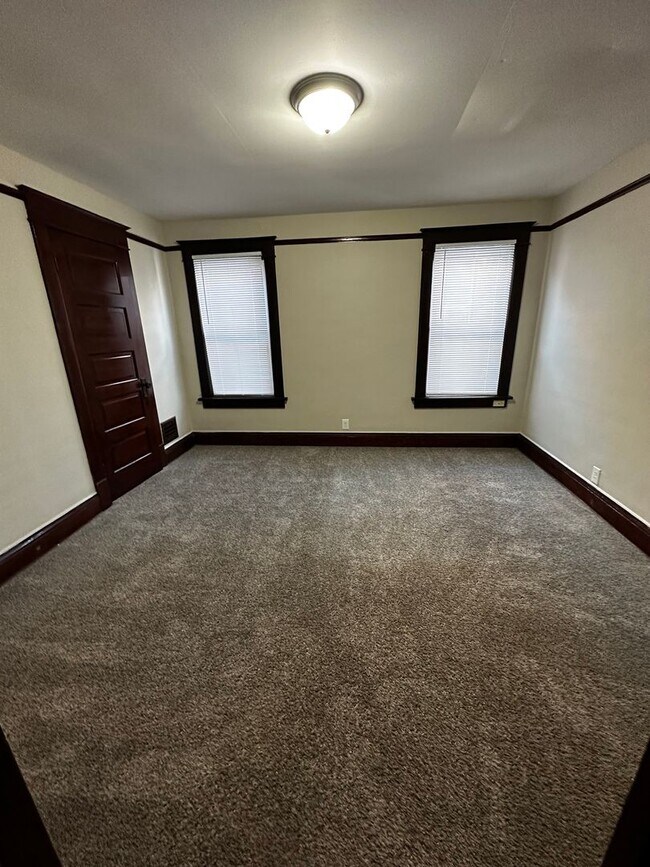 Building Photo - 1608-1610 12th Ave Moline, IL