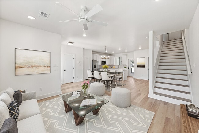 Building Photo - 518 Mercado St