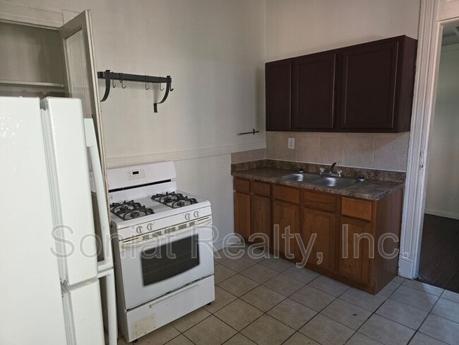 Building Photo - 3618 Cleveland Ave