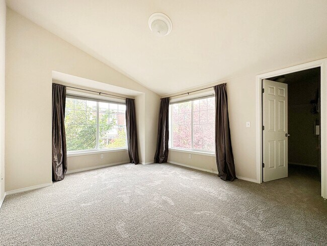 Building Photo - 3bs/2.5ba Seattle Townhome