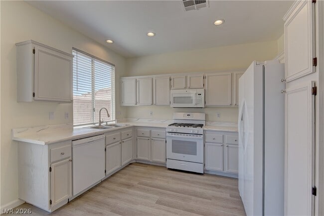 Building Photo - 10009 Cambridge Blue Ave