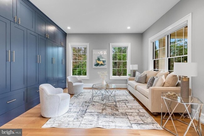 Building Photo - 7002 River Oaks Dr