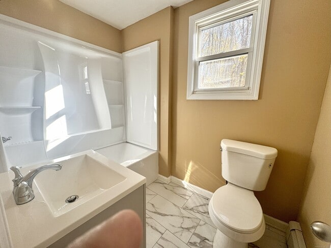 Building Photo - 137 High St