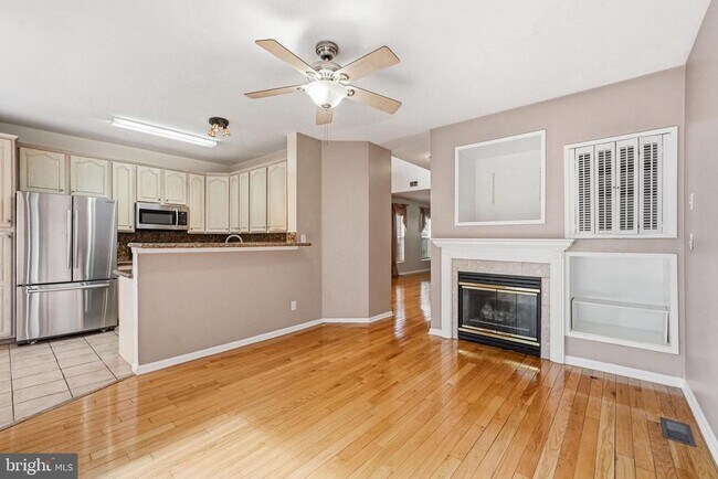 Building Photo - 445 Tuvira Ln