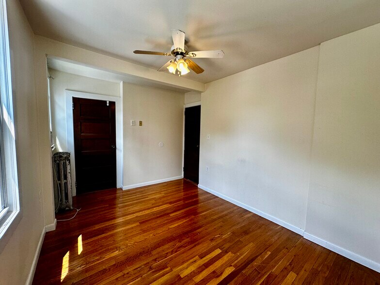 BR#1 - 1585 Bergen Blvd