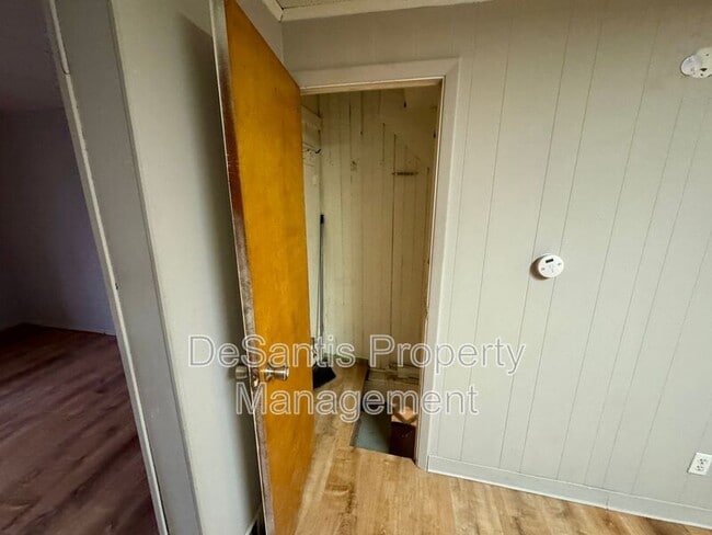 Building Photo - 474 Stang Ave