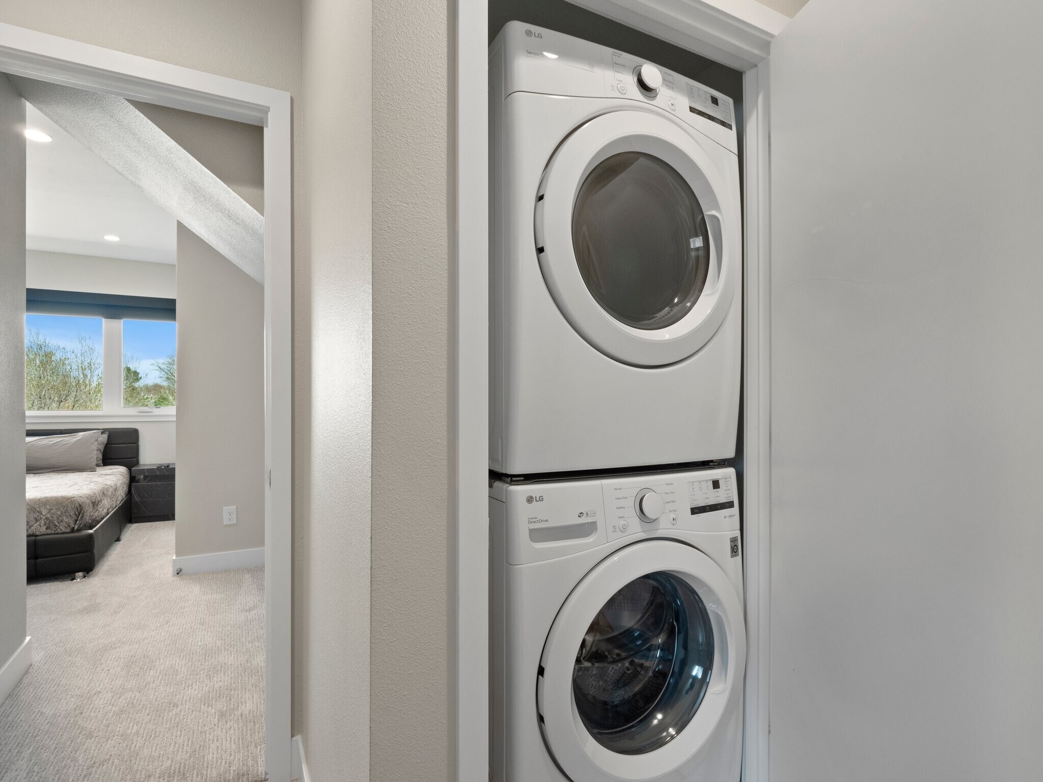 Washer/ Dryer In-Unit - 3840 Eliot St