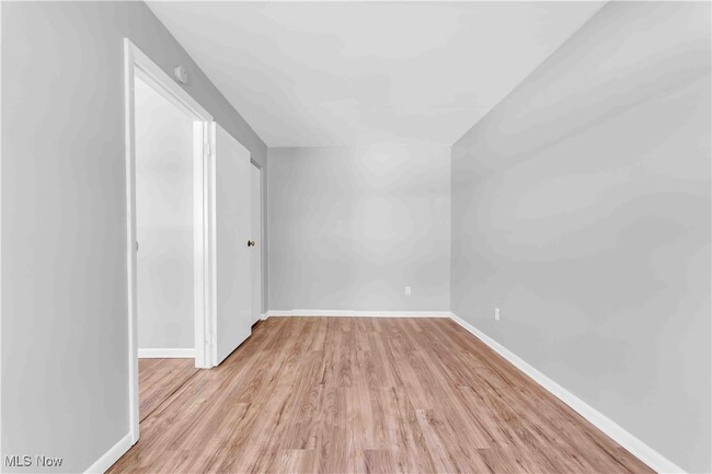 Building Photo - 13400 Sprecher Ave