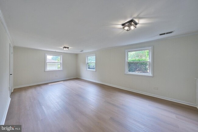 Building Photo - 2924 Gracefield Rd