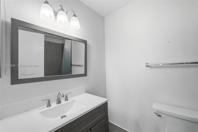 Building Photo - 3310 Pinewalk Dr N