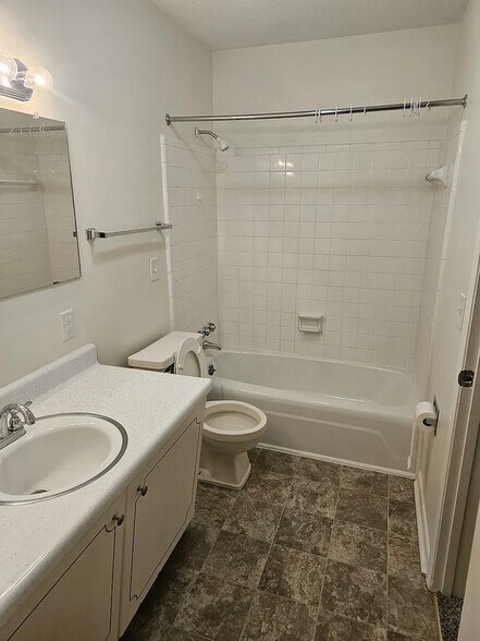 Building Photo - 3411 Betty Ln
