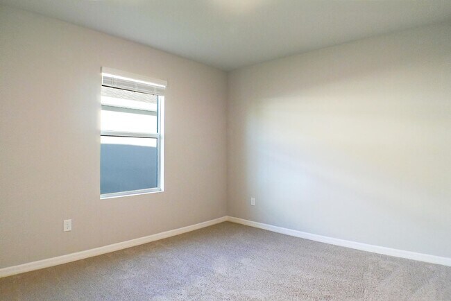 Building Photo - New Construction 4 beds 2 baths with lake view in Fort Myers