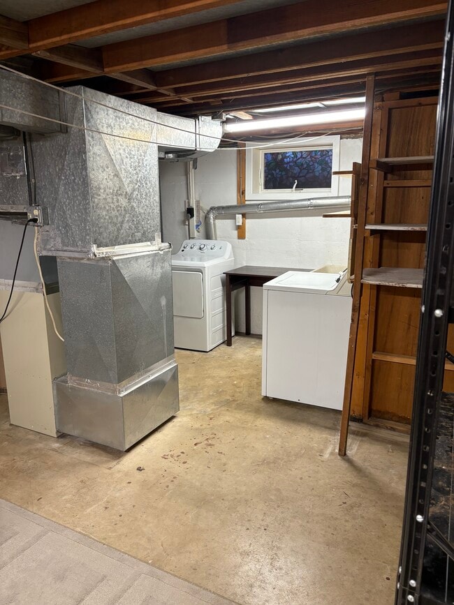 Building Photo - 22 Kentbury Way