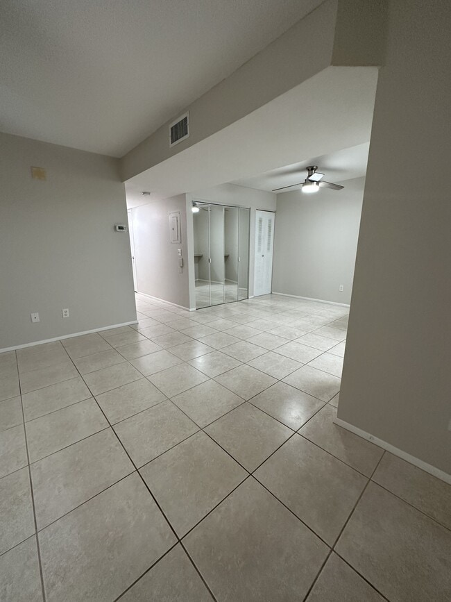 Building Photo - 1880 Long Iron Dr