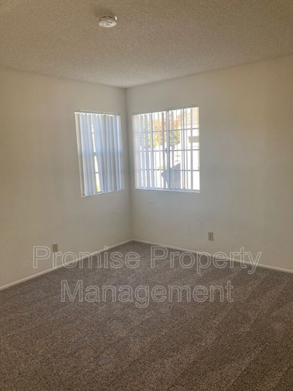 Building Photo - 1744 Calle Platico