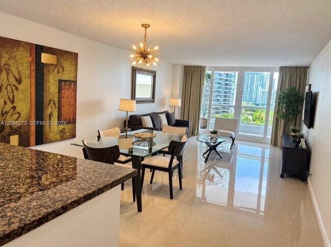 Building Photo - 1717 N Bayshore Dr