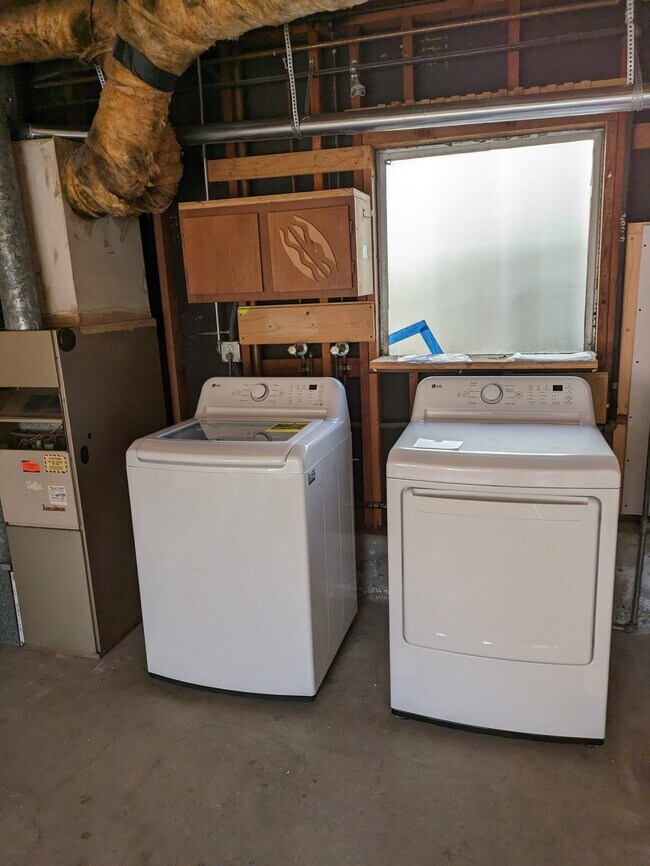 Building Photo - 3208 Countryside Dr