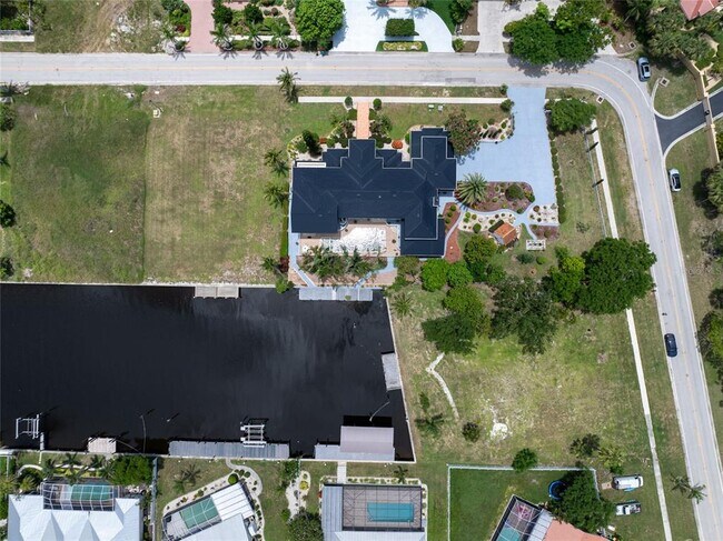 Building Photo - 202 George Rd SE