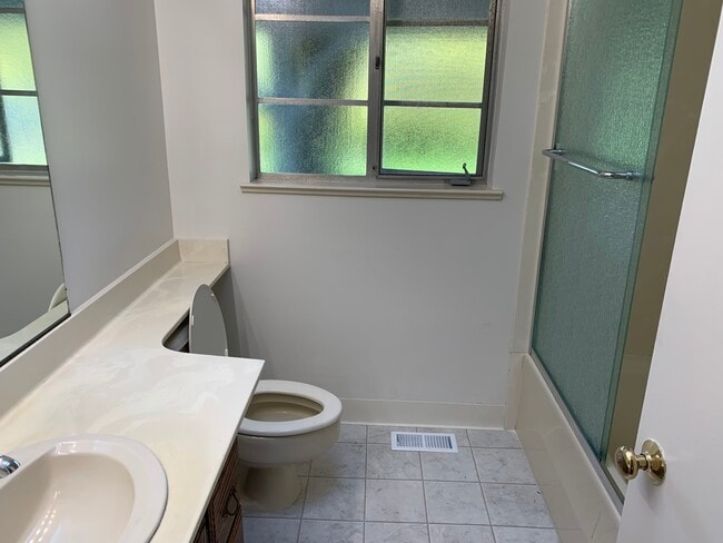 Building Photo - 261 Rheem Blvd