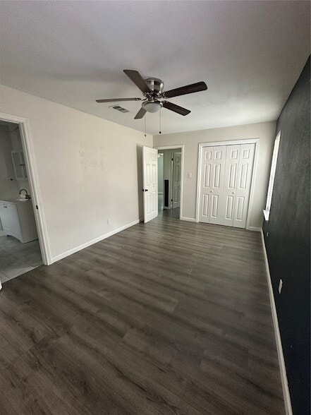 Building Photo - 6524 Blue Grass Dr