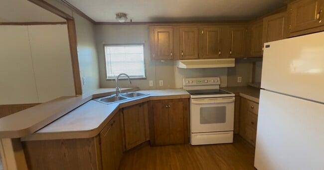 Building Photo - 115 Mary Ave