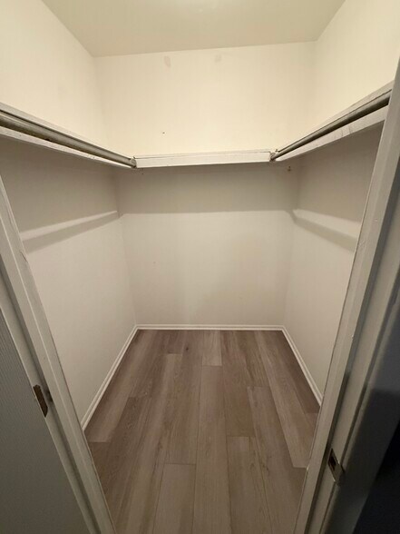 Building Photo - 3721 Ronnald Dr