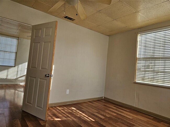 Building Photo - 501 Burnet St