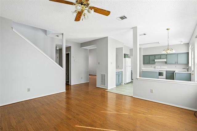 Building Photo - 1112 Canoe Ln