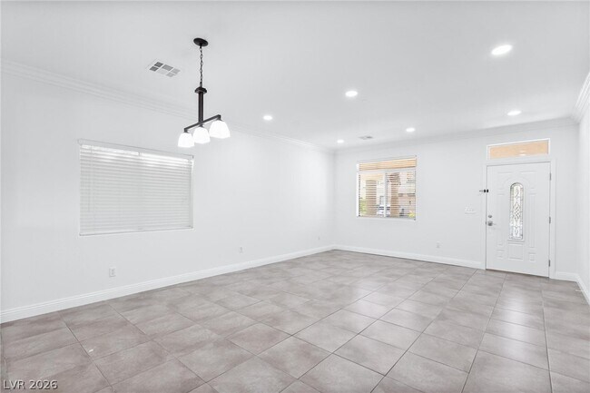 Building Photo - 10980 St Rafael St