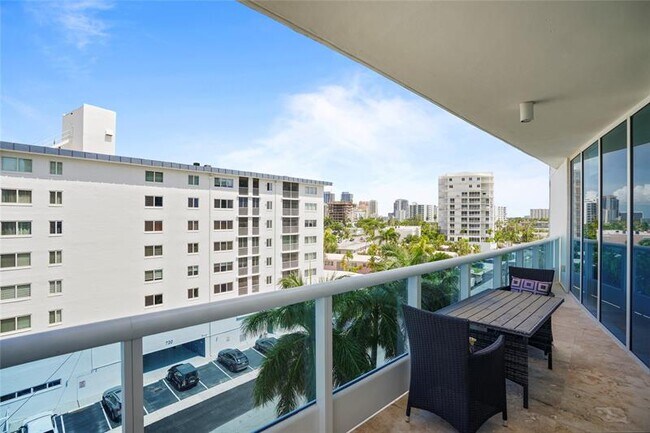 Building Photo - 715 Bayshore Dr