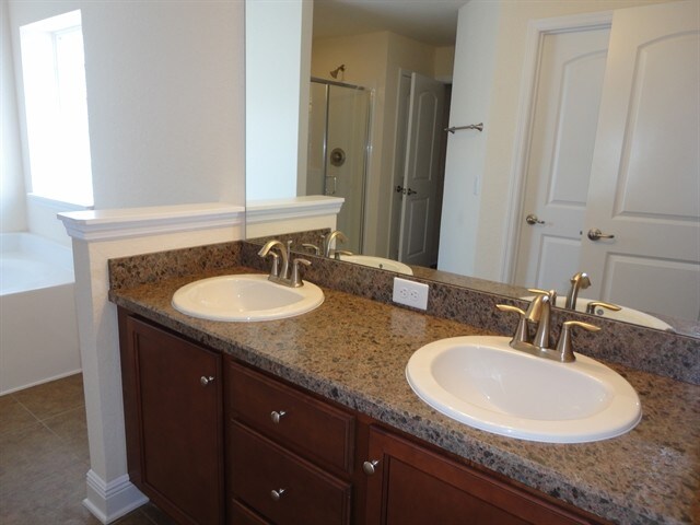 Building Photo - 14207 Edinburgh Moor Dr