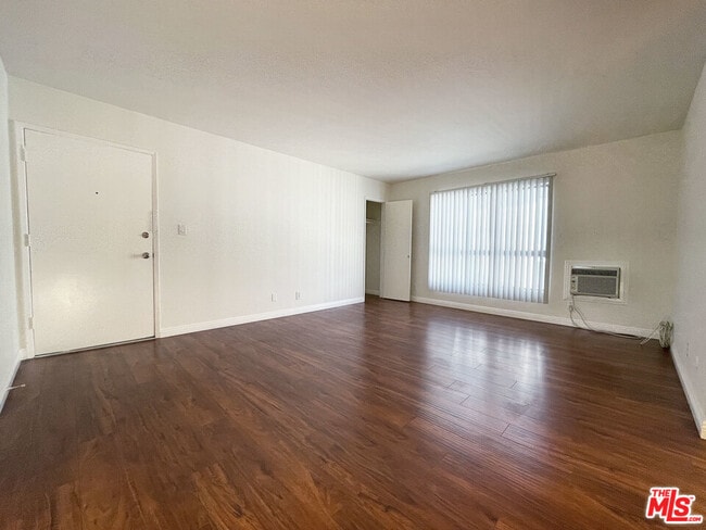 Building Photo - 870 Figueroa Terrace