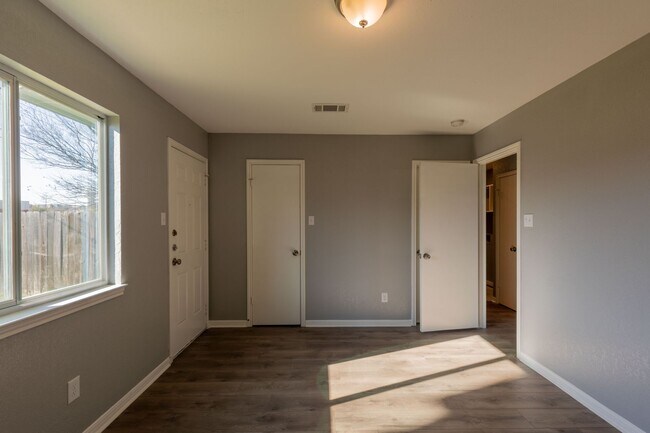 Building Photo - Rawhide Loop, 317/319