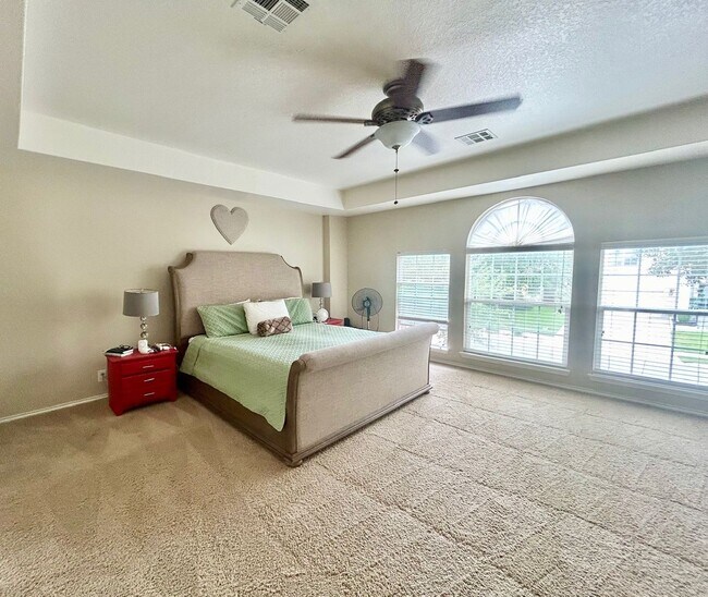 Building Photo - 5 BED/3 BATH GORGEOUS HOUSE FOR LEASE! AVA...