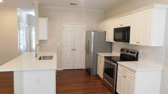 Building Photo - Your Dream Rental Awaits in Gated Greyston...