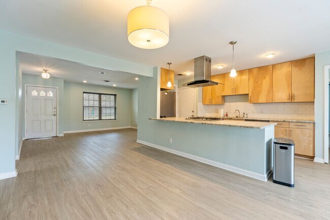 Building Photo - Beautiful 3 bedroom, 2 bathroom home in Windsor Park Hills!!!