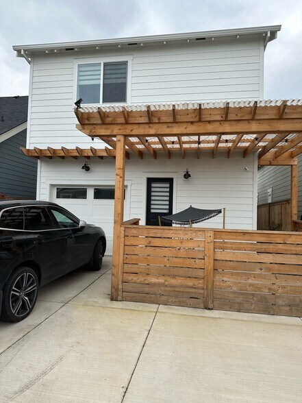 Building Photo - 3674 NE Jacob St