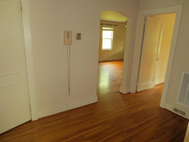 Building Photo - 1285 Central Dr