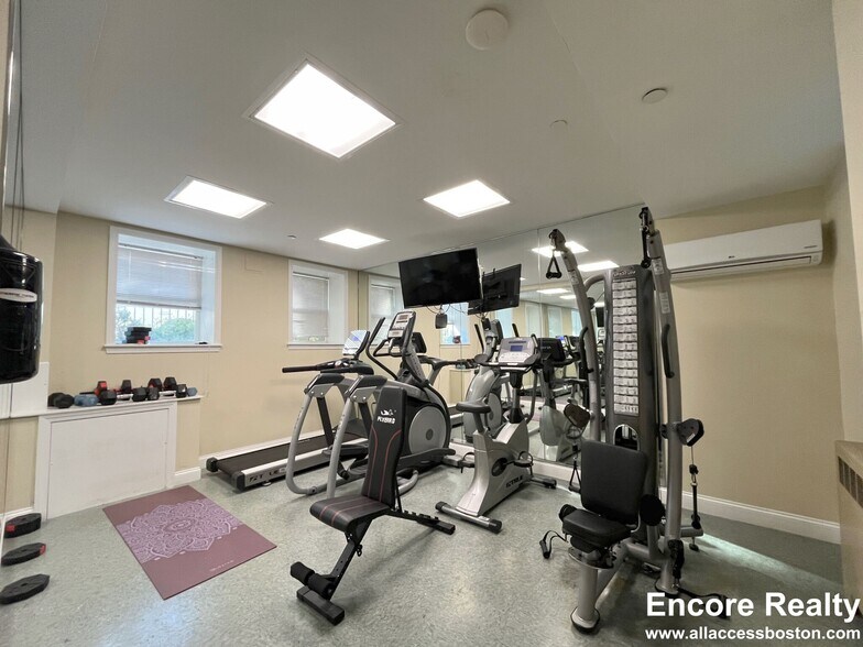 Building Photo - 14 Chauncy St