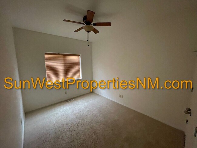 Building Photo - 3 Bedroom, 2.5 bath, 2 story with 2 car garage