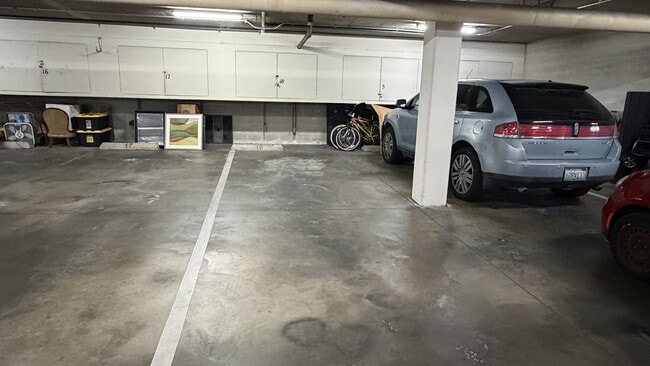 Building Photo - 2805 E 3rd St