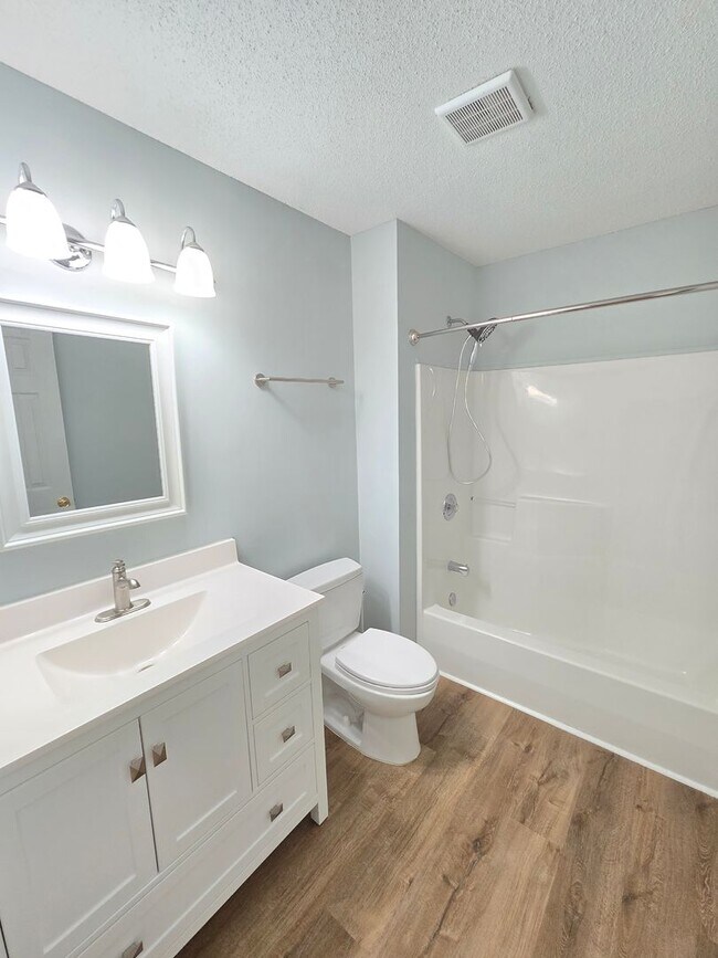 Building Photo - LAKESIDE VILLAGE - minutes to Wrightsville...